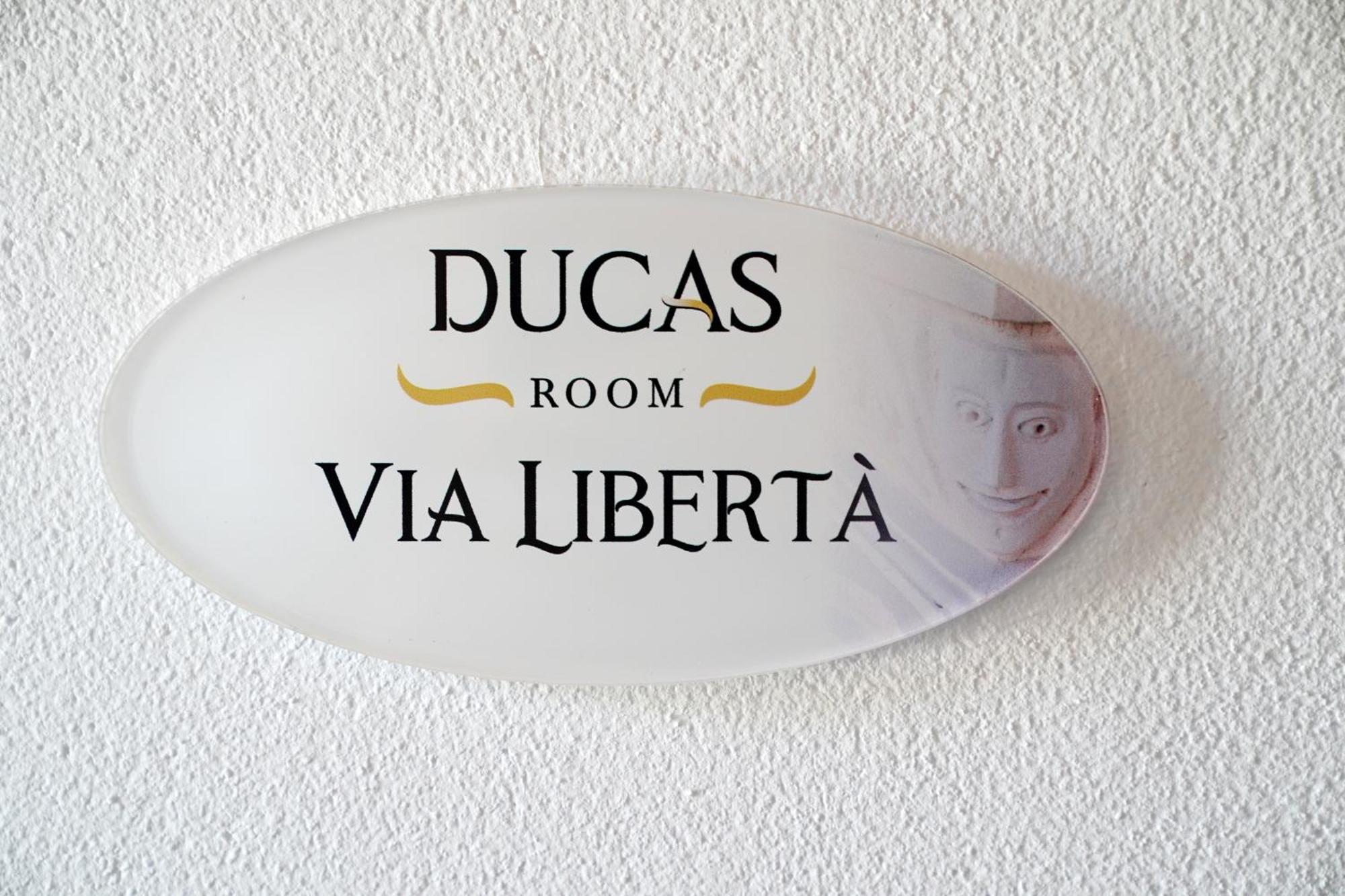 Ducas Rooms And Suite Lascari Exterior photo