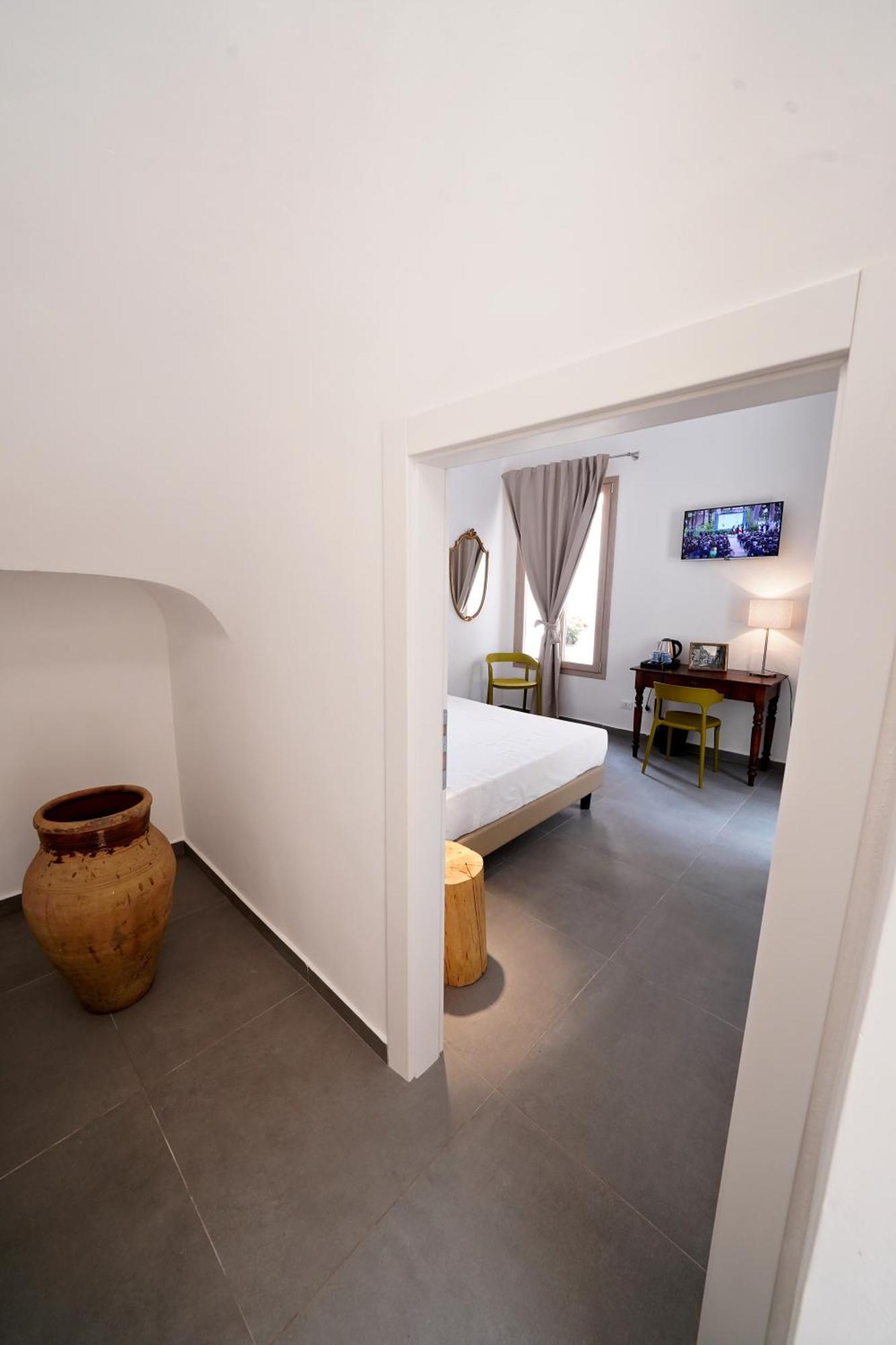 Ducas Rooms And Suite Lascari Exterior photo