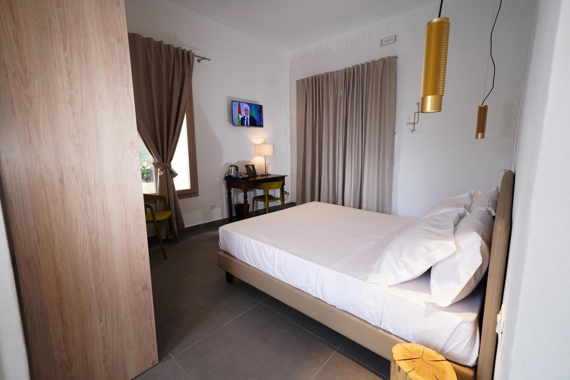 Ducas Rooms And Suite Lascari Exterior photo