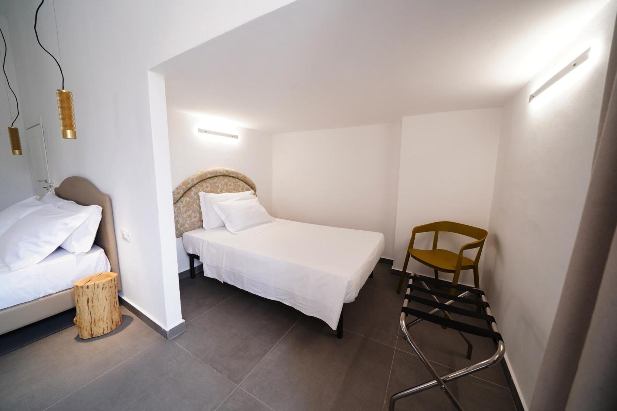 Ducas Rooms And Suite Lascari Exterior photo