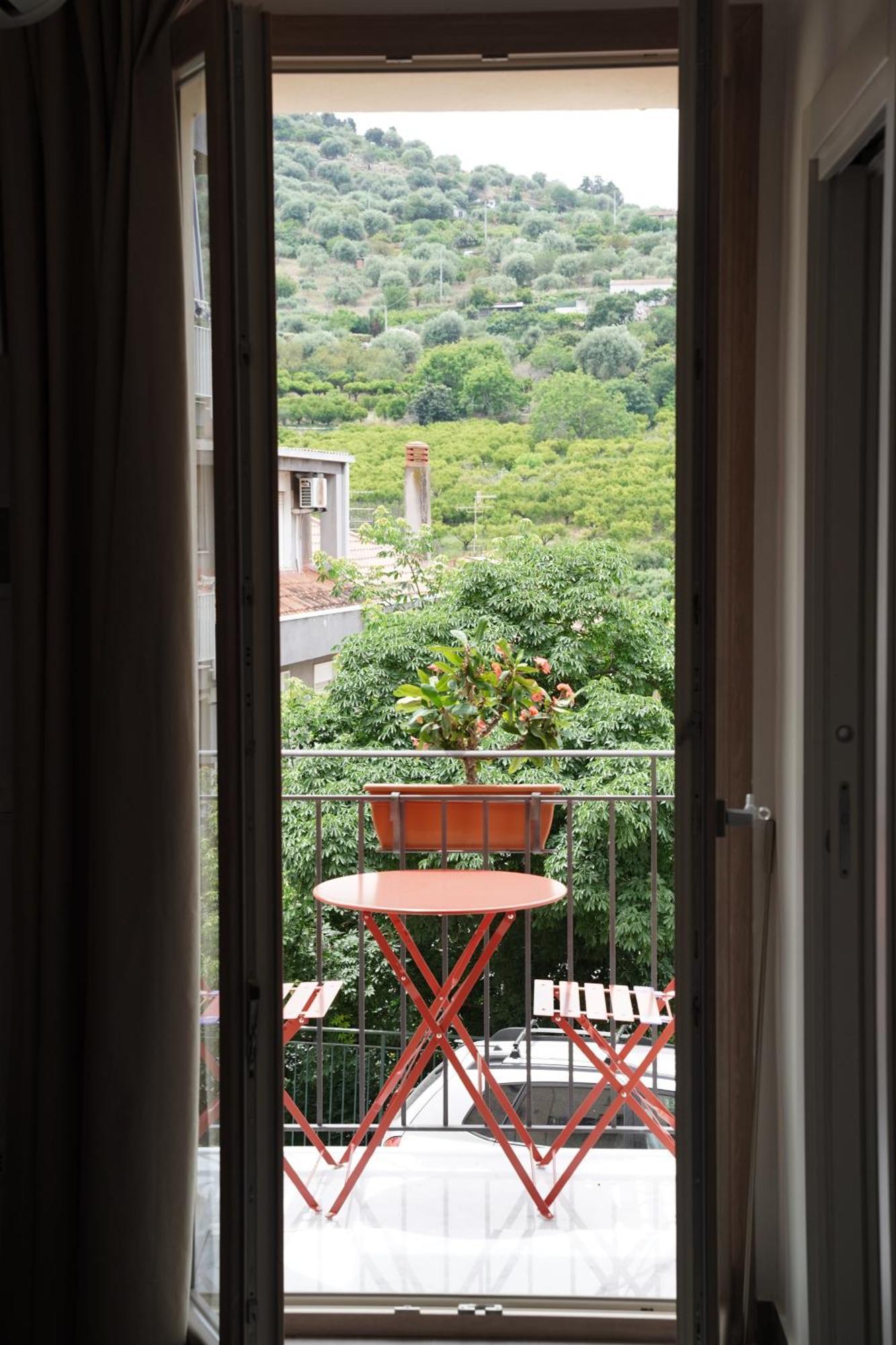 Ducas Rooms And Suite Lascari Exterior photo