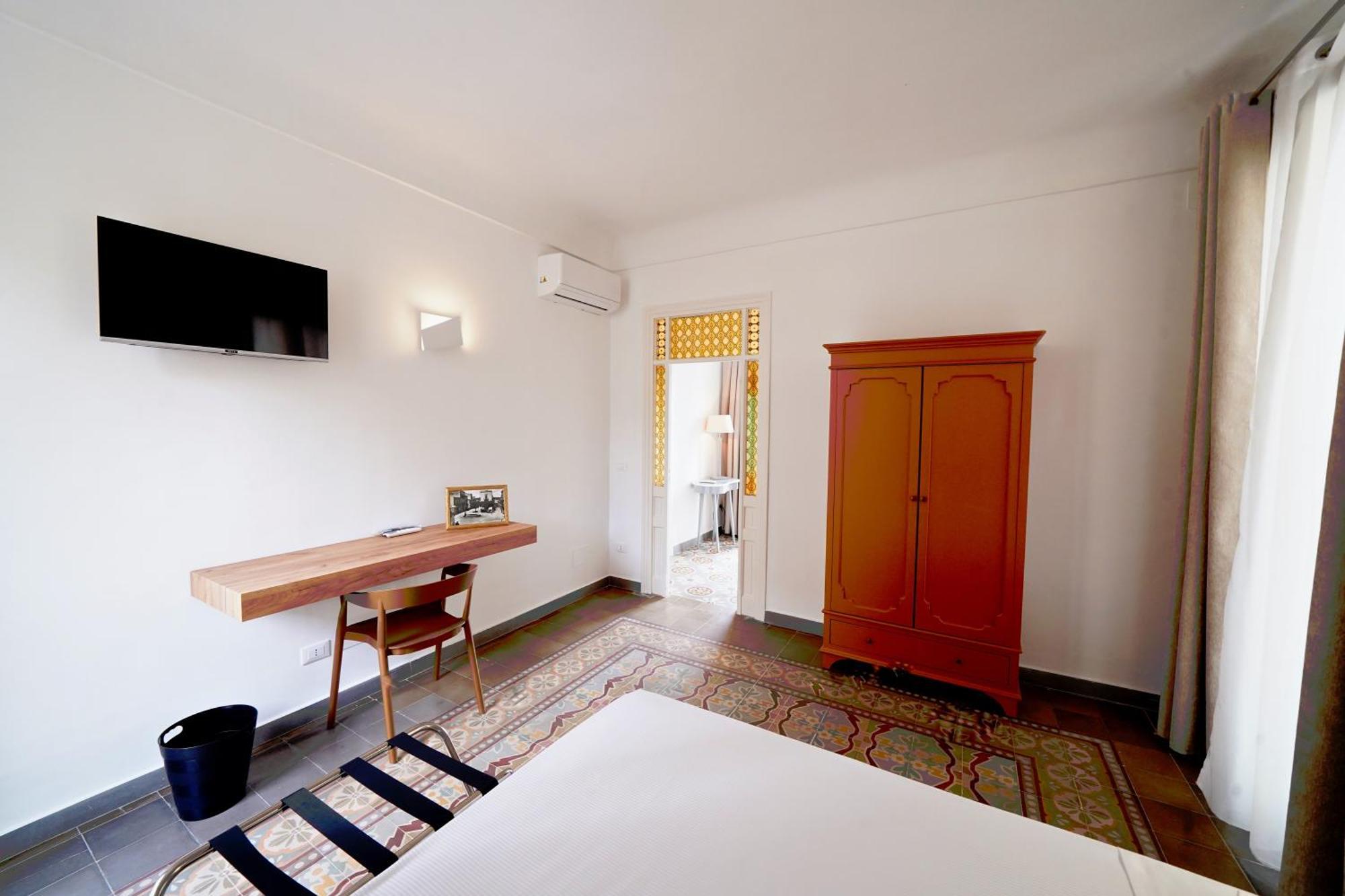 Ducas Rooms And Suite Lascari Exterior photo