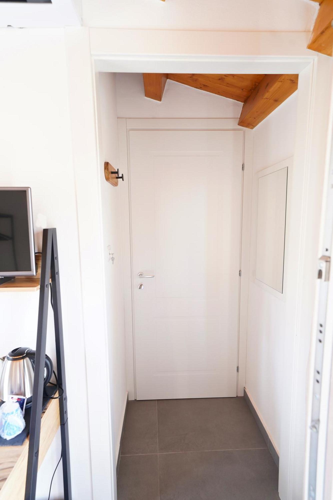 Ducas Rooms And Suite Lascari Exterior photo