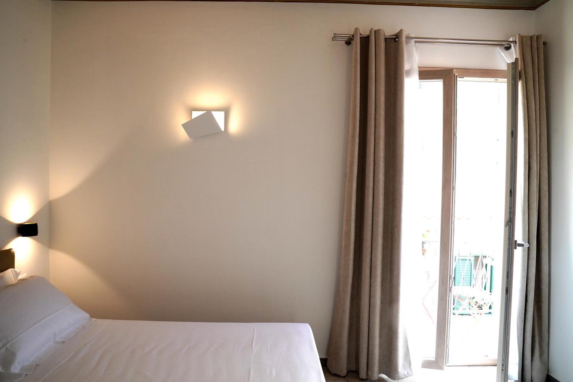 Ducas Rooms And Suite Lascari Exterior photo