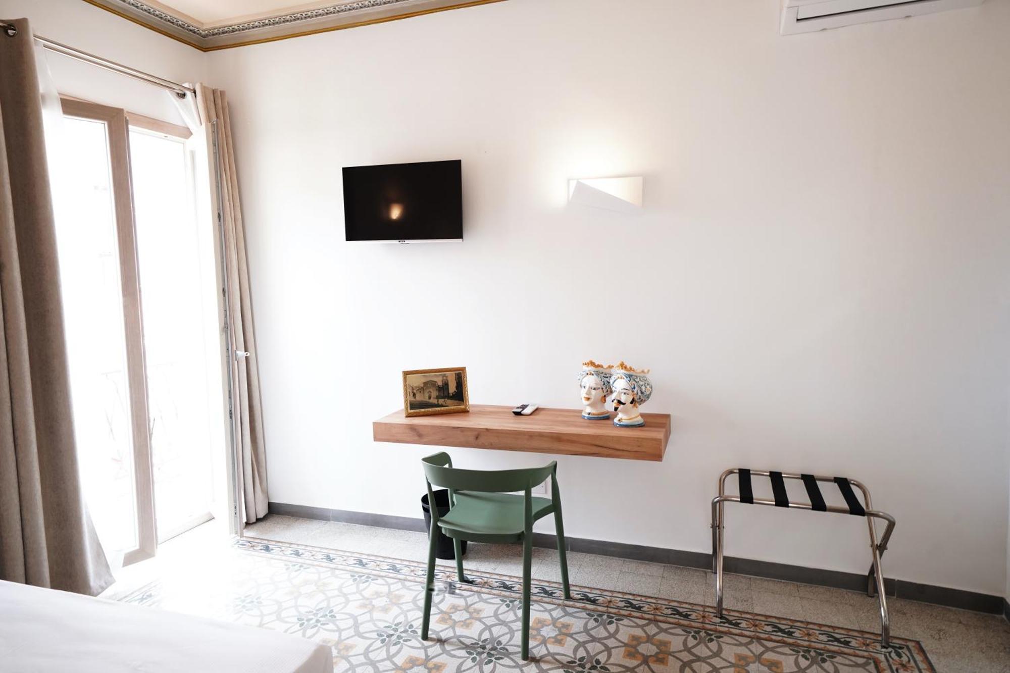 Ducas Rooms And Suite Lascari Exterior photo