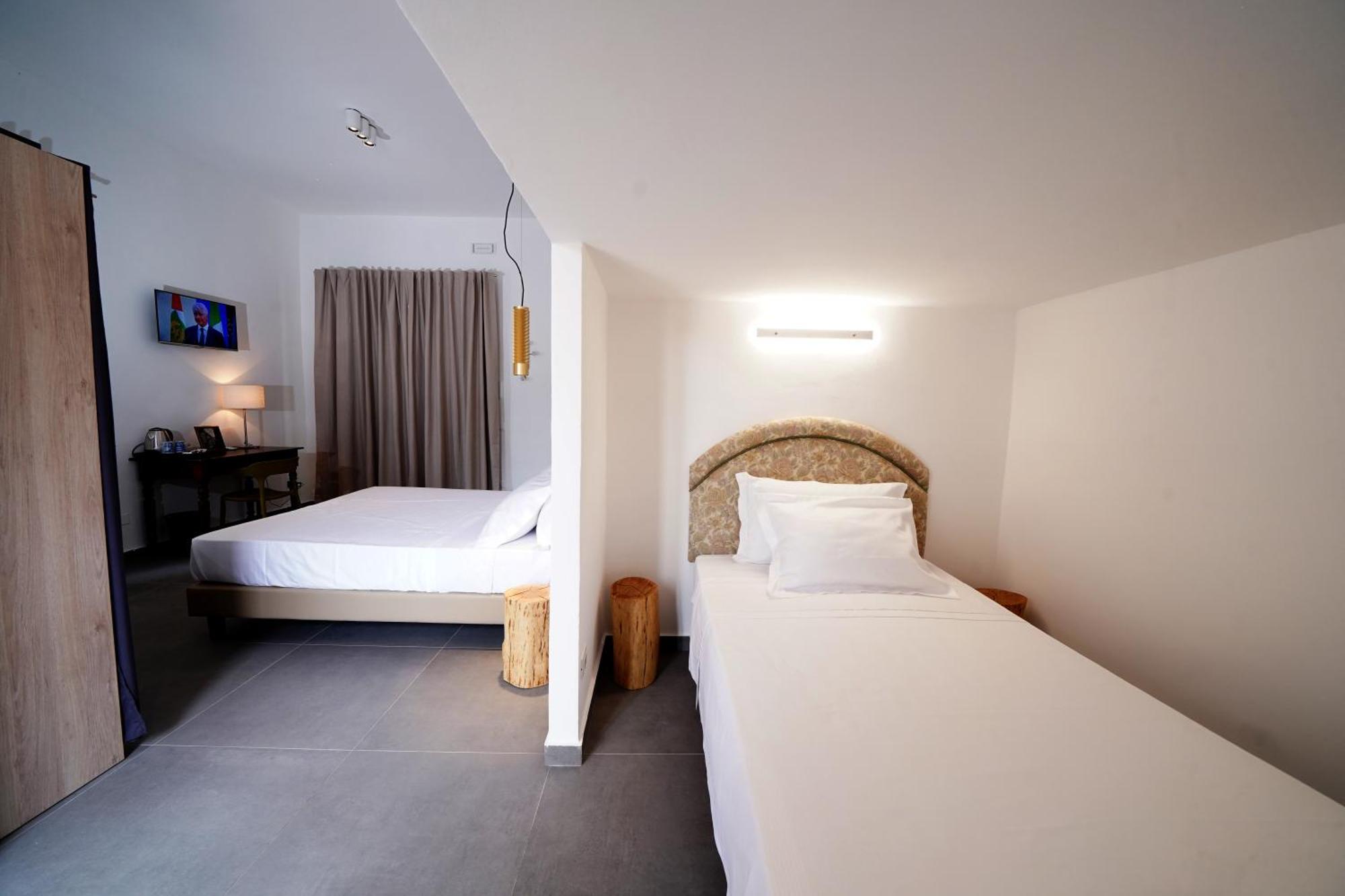 Ducas Rooms And Suite Lascari Exterior photo