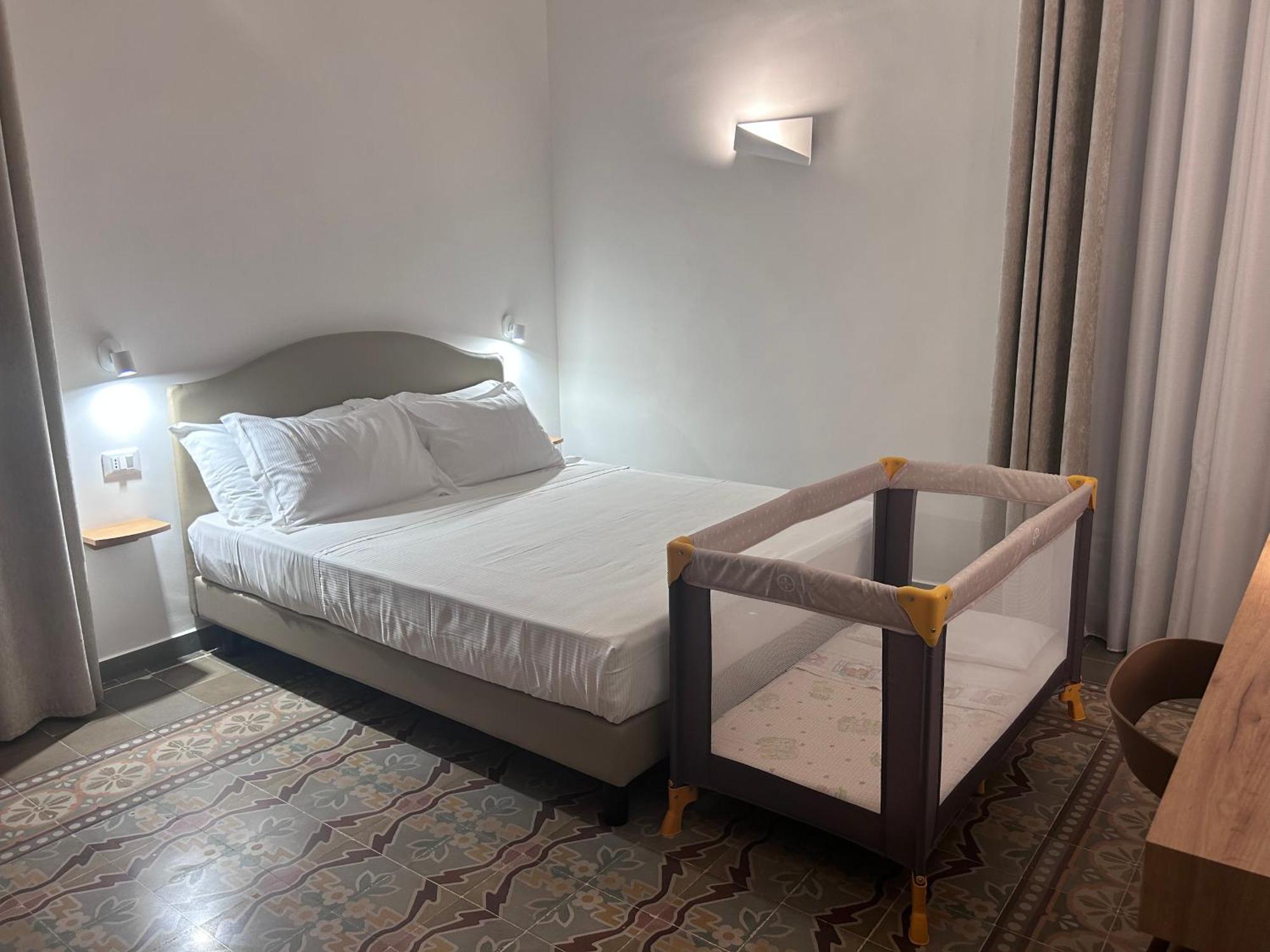 Ducas Rooms And Suite Lascari Exterior photo